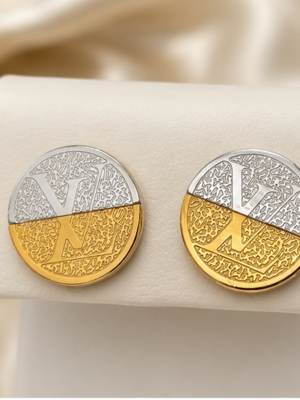 ✨ Designer Inspired Two-Tone Textured Monogram Stud Earrings Light Reflecting - Picture 2 of 4